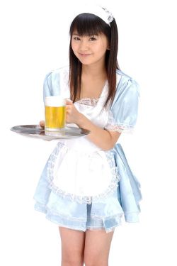 色男狂吻美女还扒衣服视频